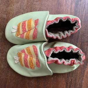 Robeez soft sole shoes